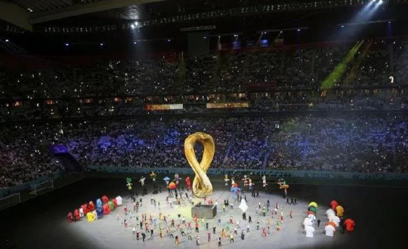 九游老哥J9俱乐部的1500㎡LED显示屏全方位服务卡塔尔世界杯